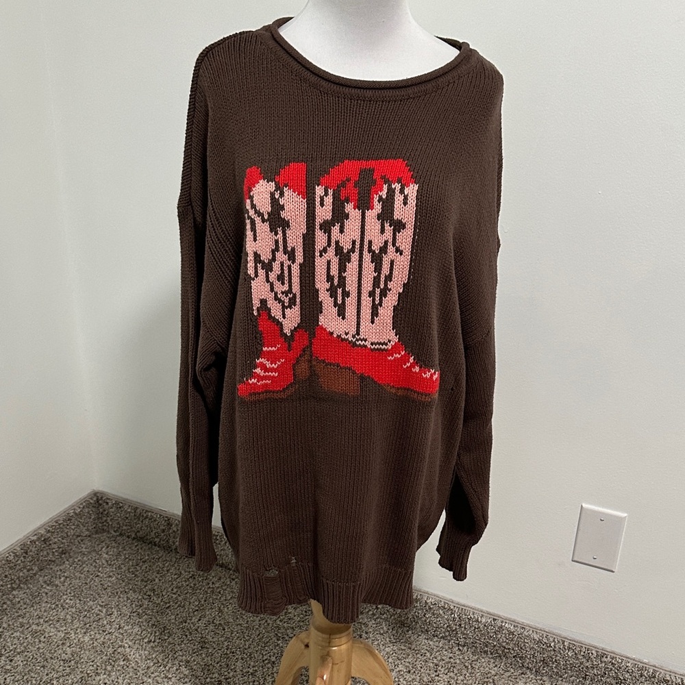 🧁 BDG Distressed Oversized Cowboy Boot Sweater